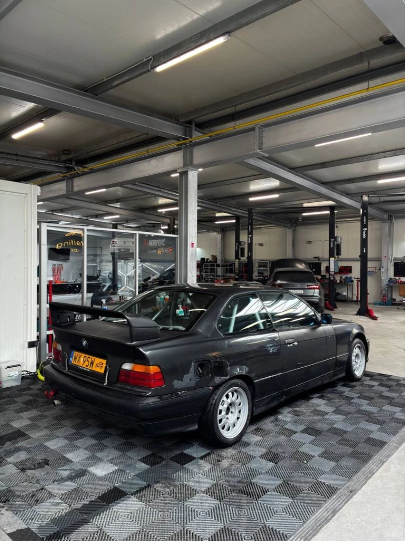 BMW E36 1998