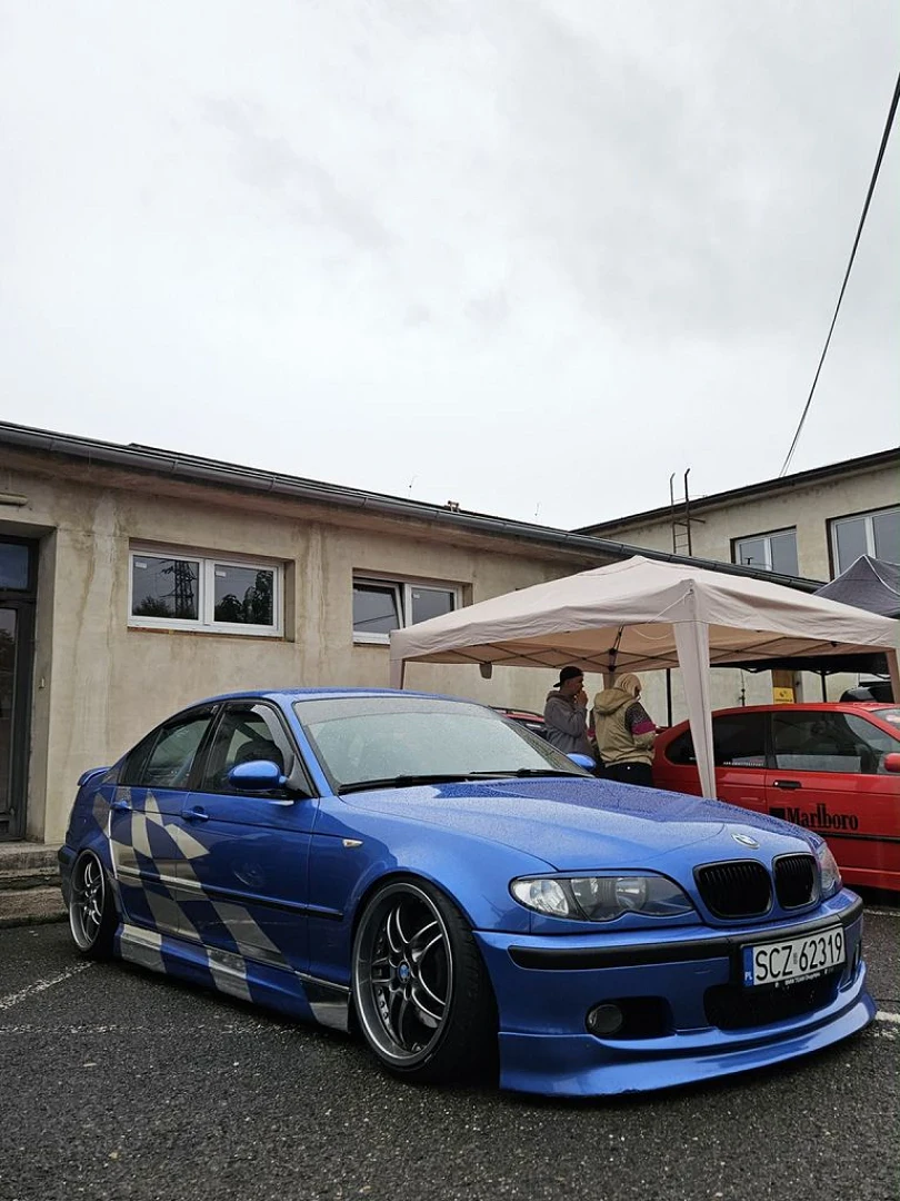 BMW E46 2002