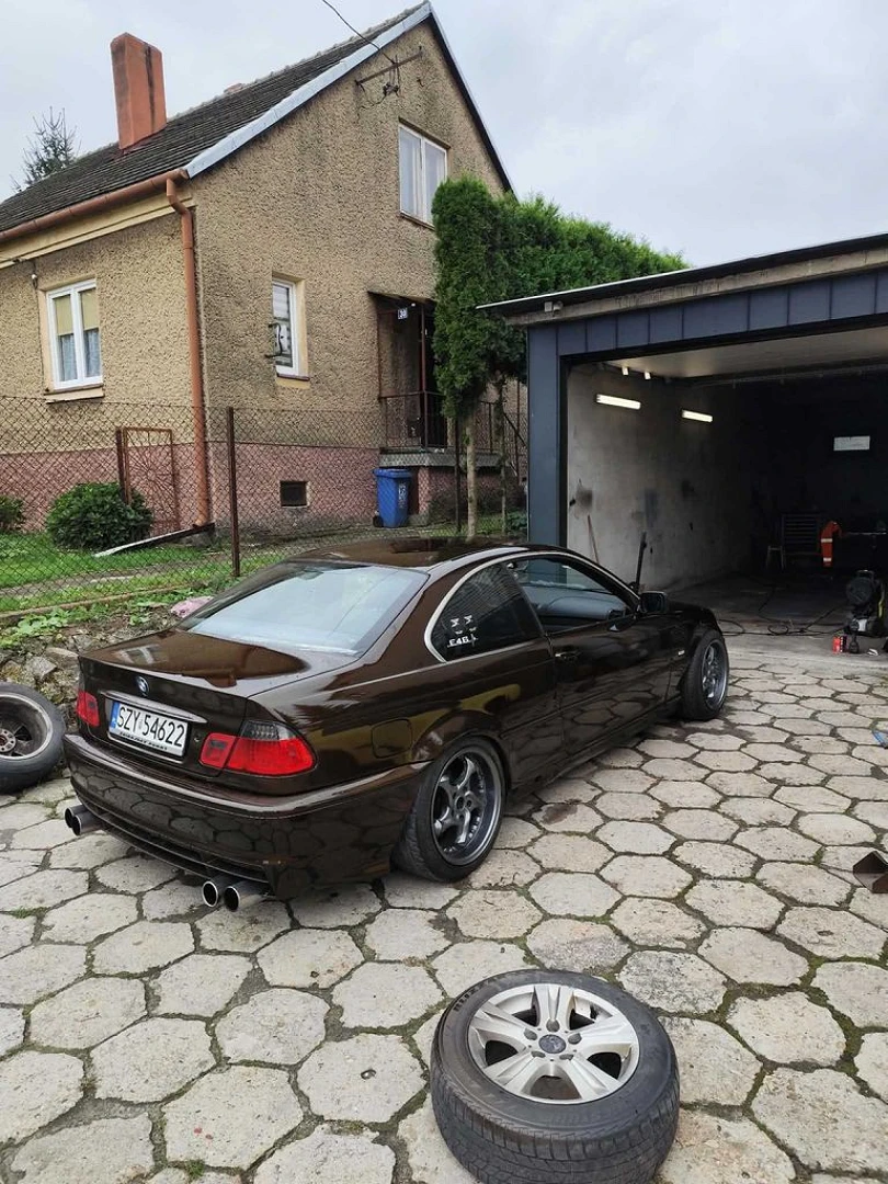 BMW E46 2001