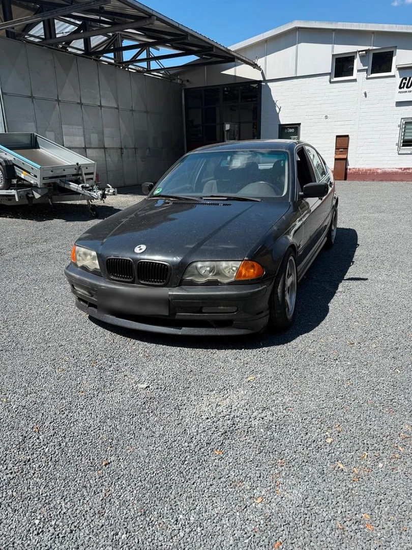 BMW E46 2001