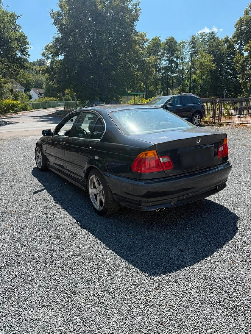 BMW E46 2001