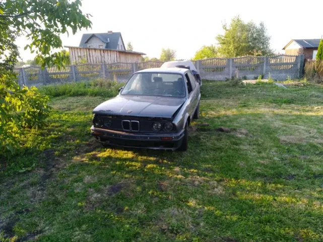 BMW E30 1990