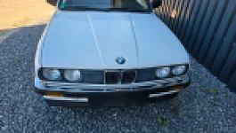 BMW E30 1987