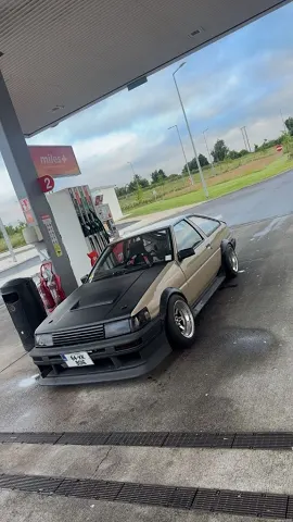 Toyota Corolla AE86 (Trueno / Levin) 1984