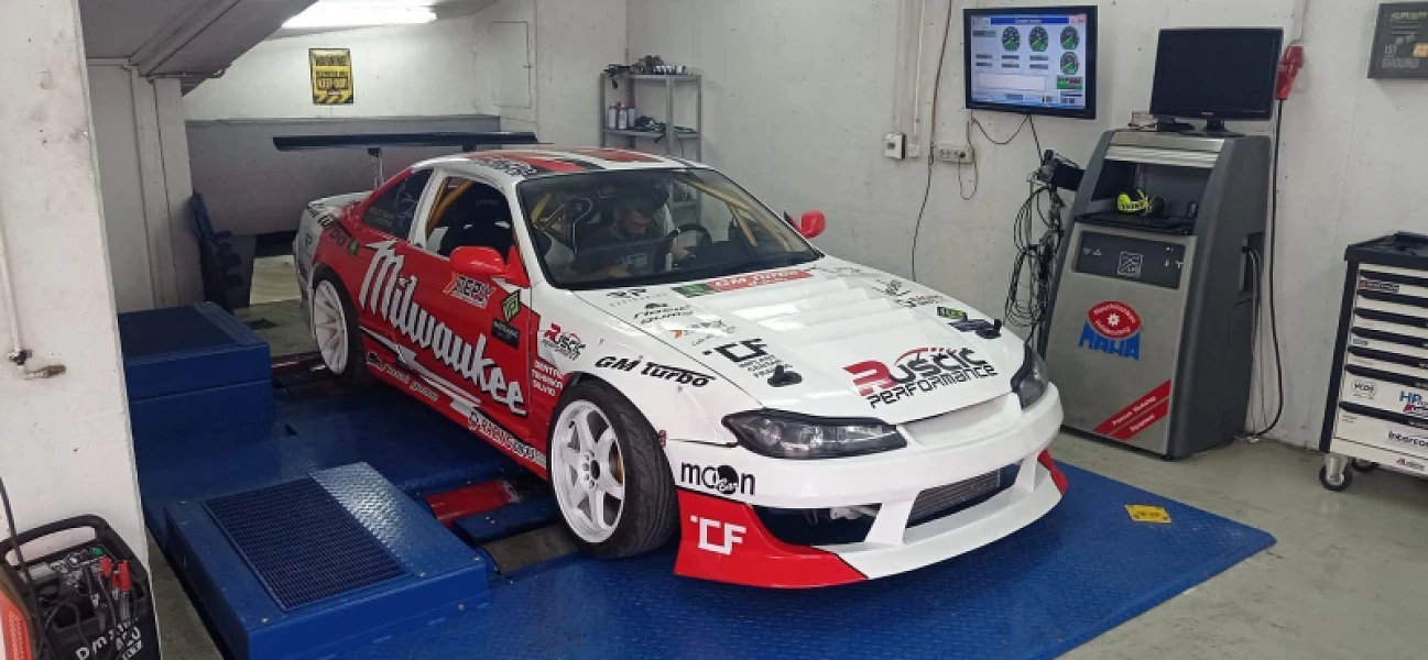 Nissan Silvia S14 / 200SX / 240SX 2000