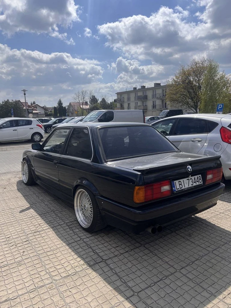BMW E30 1990
