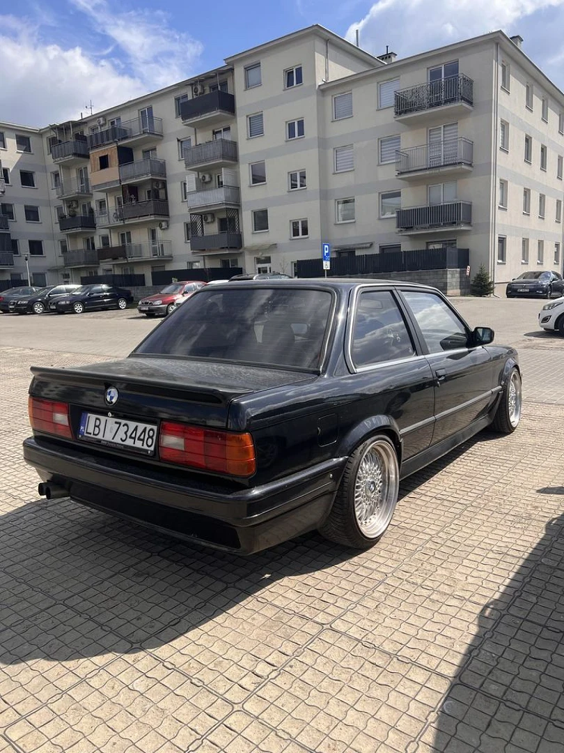 BMW E30 1990