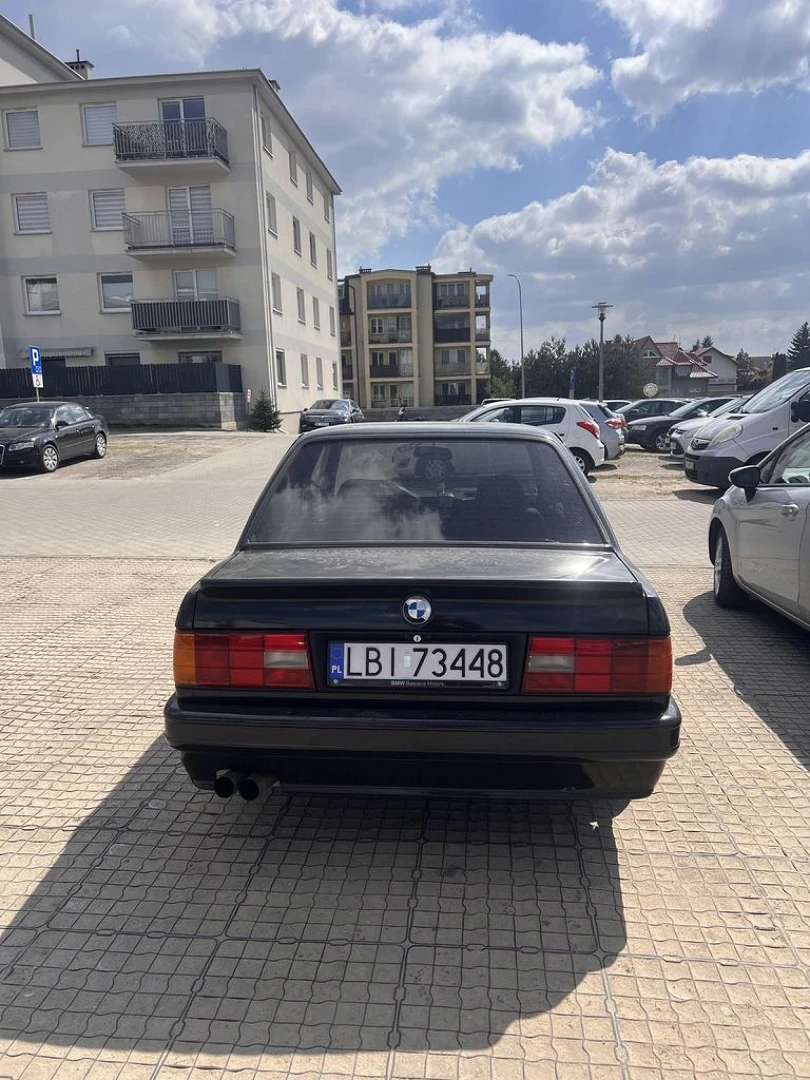 BMW E30 1990