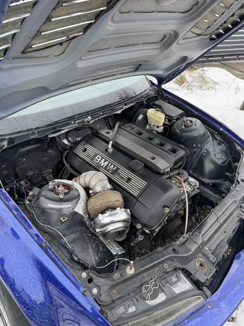 BMW E46 2001