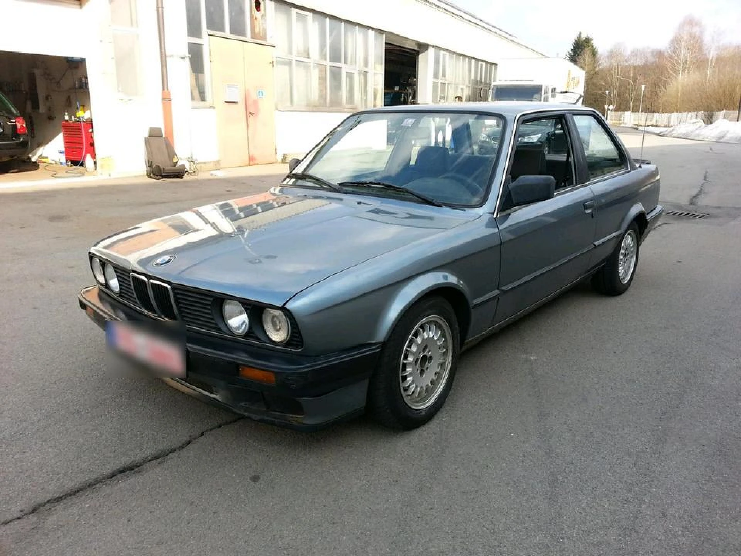 BMW E30 1990