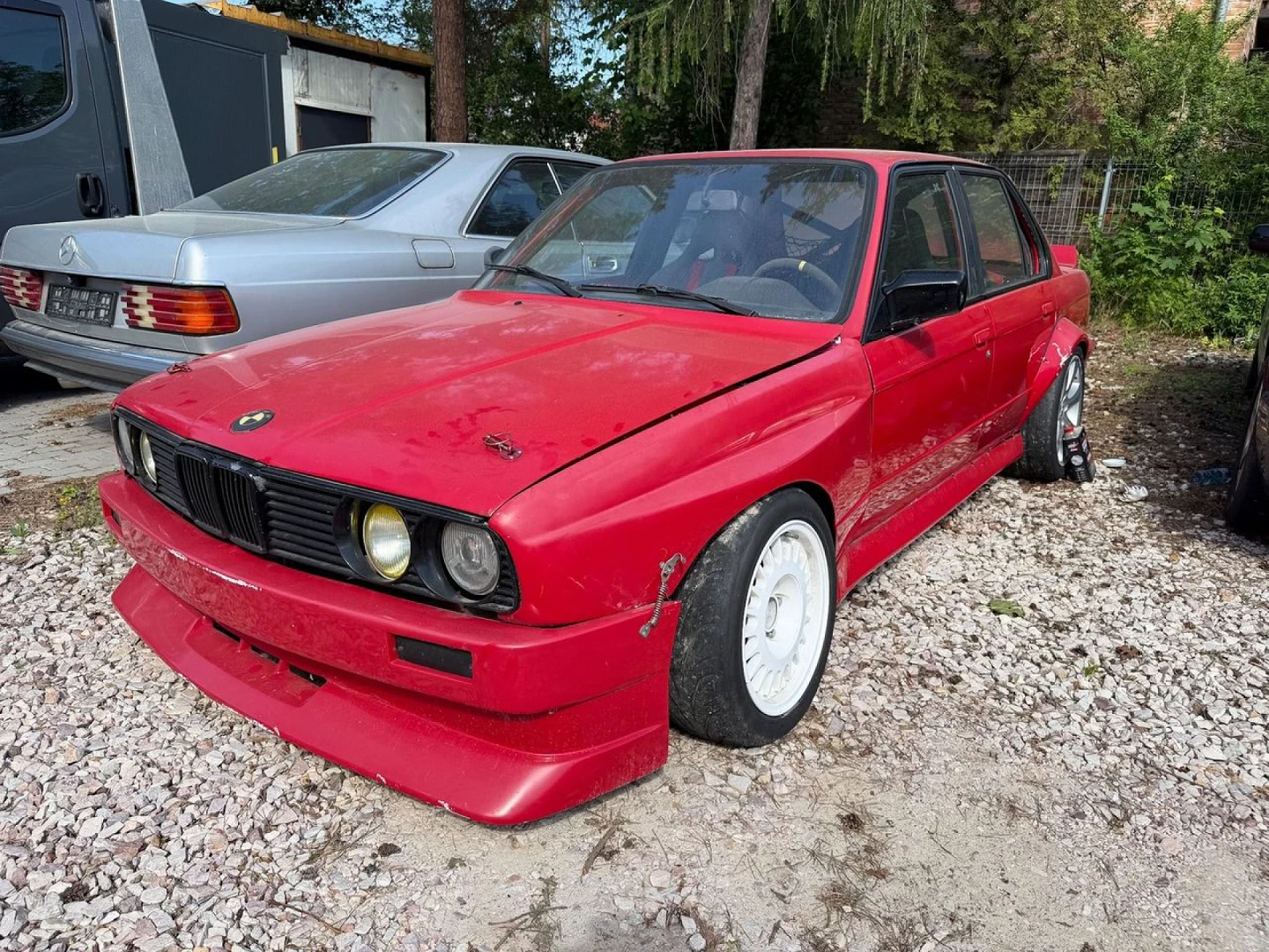BMW E30 1990