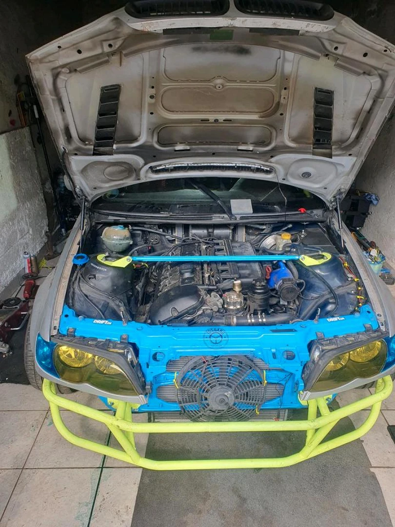 BMW E46 2000