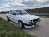 BMW E30 1988