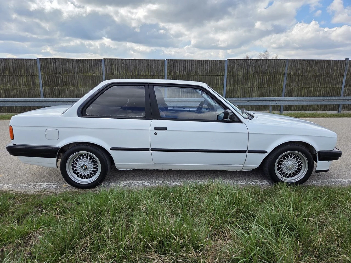 BMW E30 1988