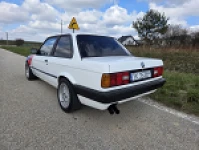 BMW E30 1988