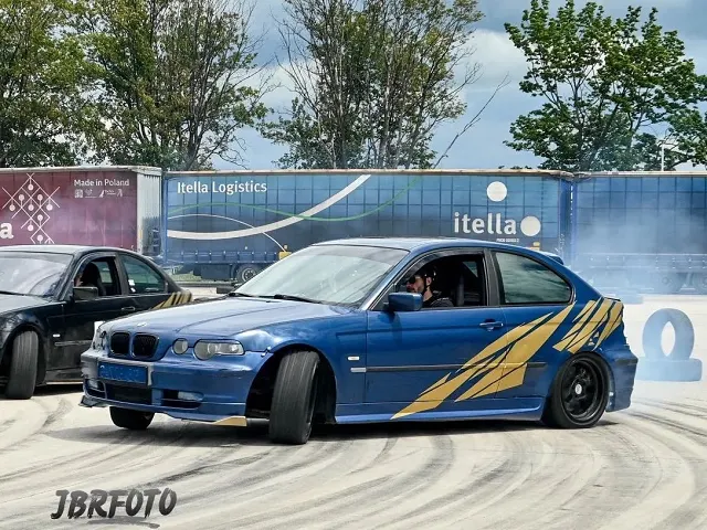 BMW E46 2001