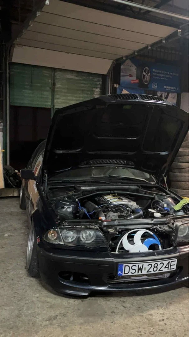 BMW E46 2000