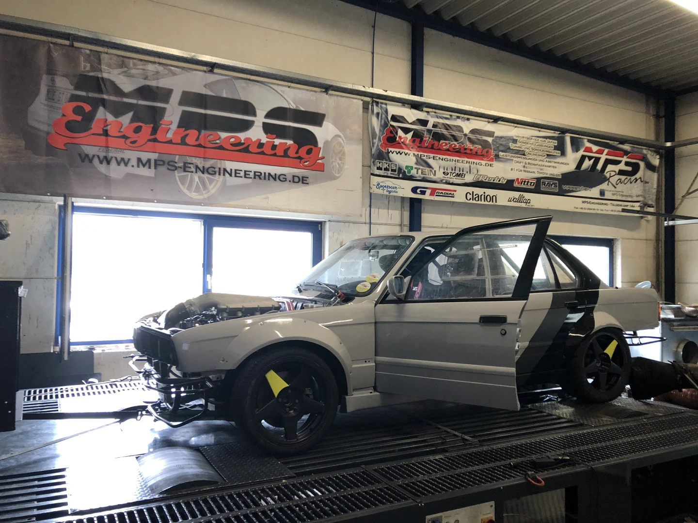 BMW E30 1990
