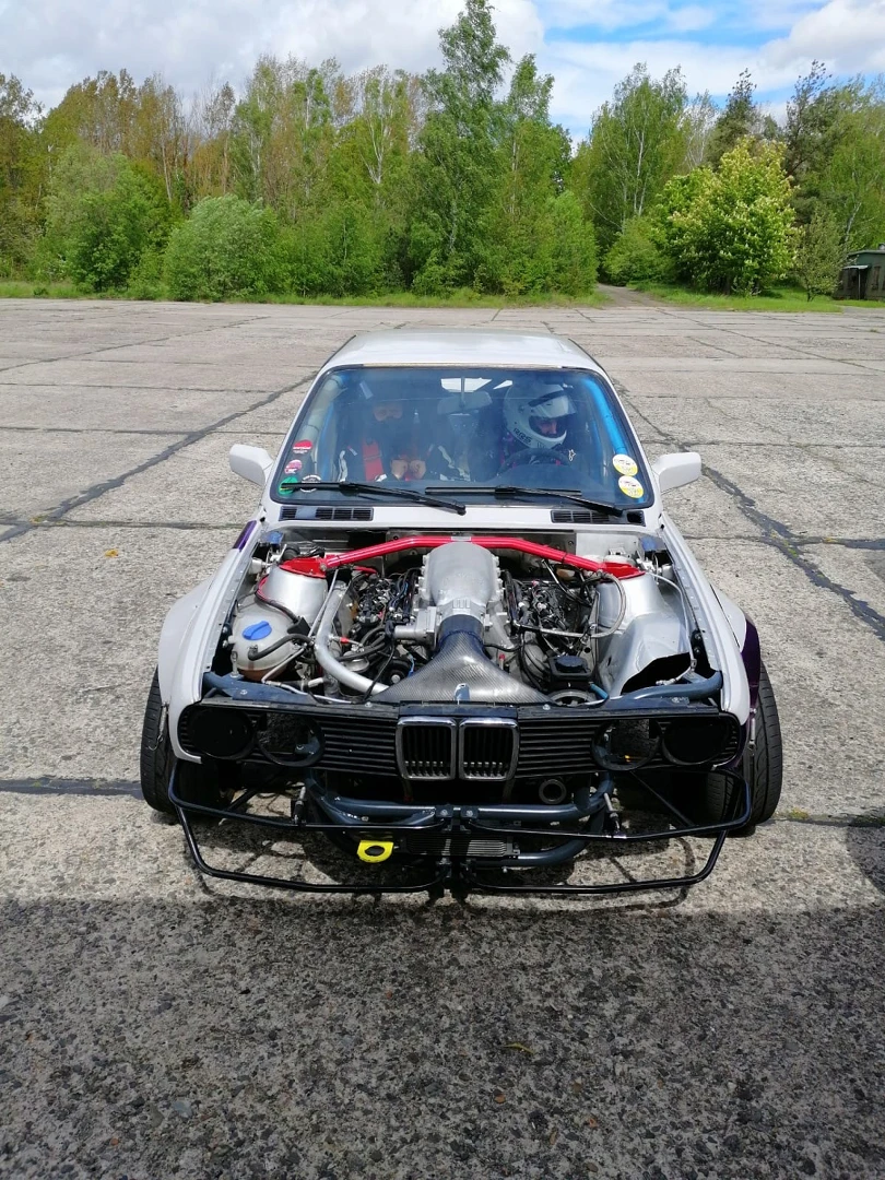 BMW E30 1990