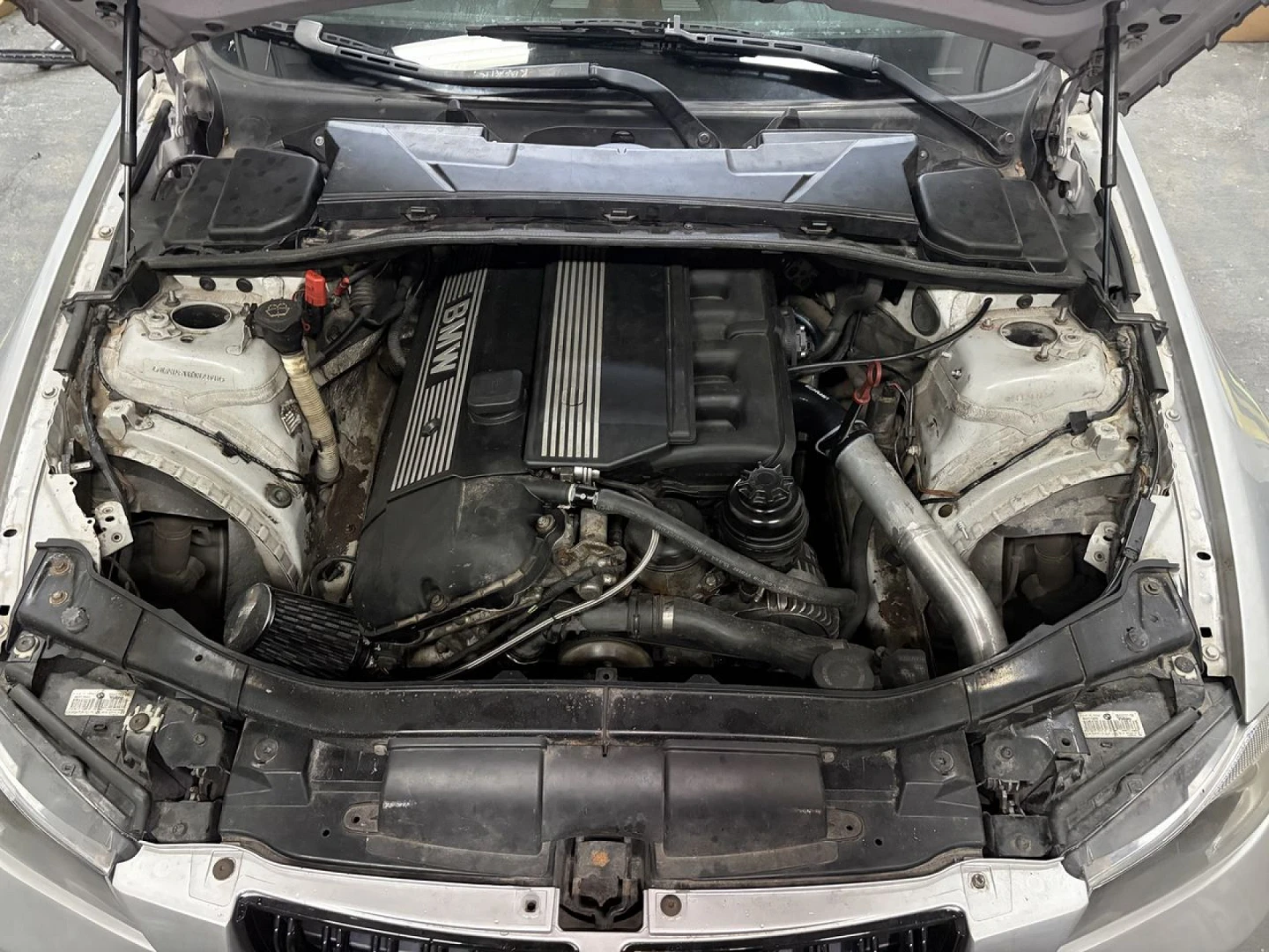 BMW E90 2005