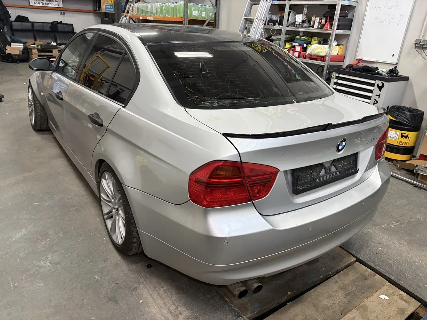 BMW E90 2005