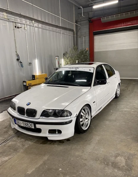 BMW E46 2000