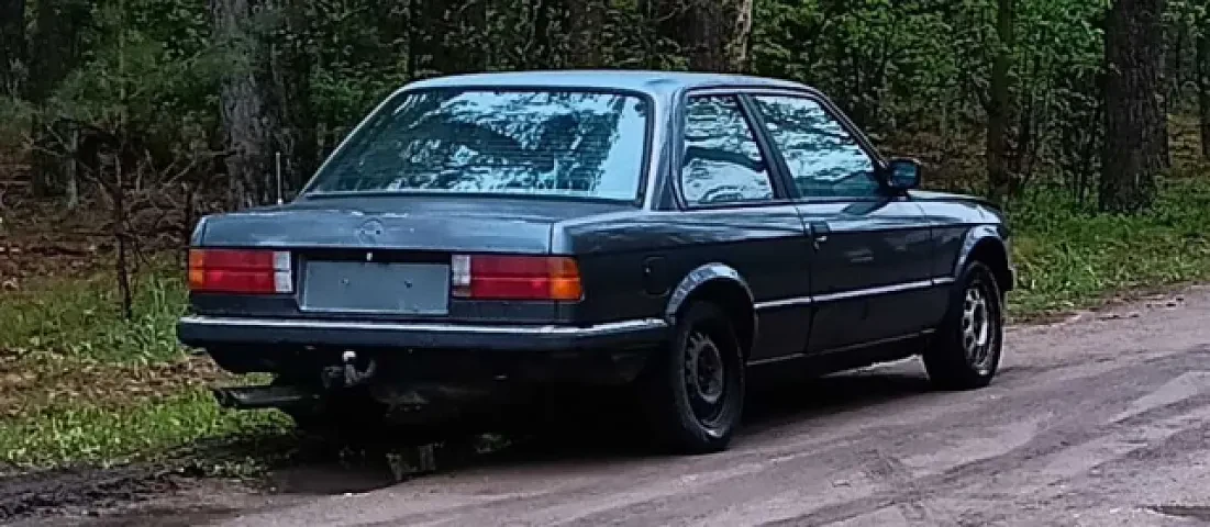 BMW E30 1986